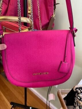 Michael Kors Fuchsia Hot Pink Bedford Saffiano Flap Messenger Bag Crossbody EUC